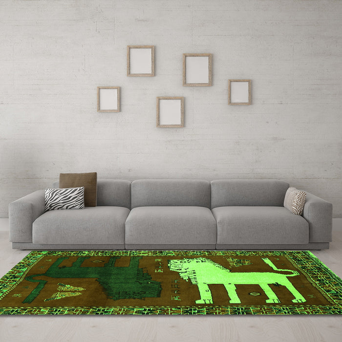 Machine Washable Animal Green Traditional Area Rugs in a Living Room,, wshtr621grn