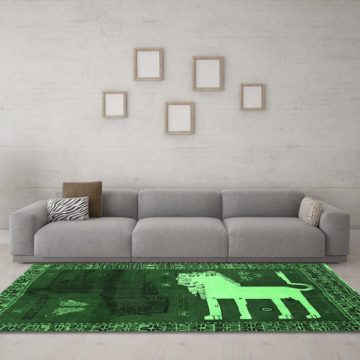 Machine Washable Animal Emerald Green Traditional Area Rugs in a Living Room,, wshtr621emgrn