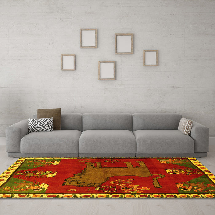 Machine Washable Animal Yellow Traditional Rug in a Living Room, wshtr622yw