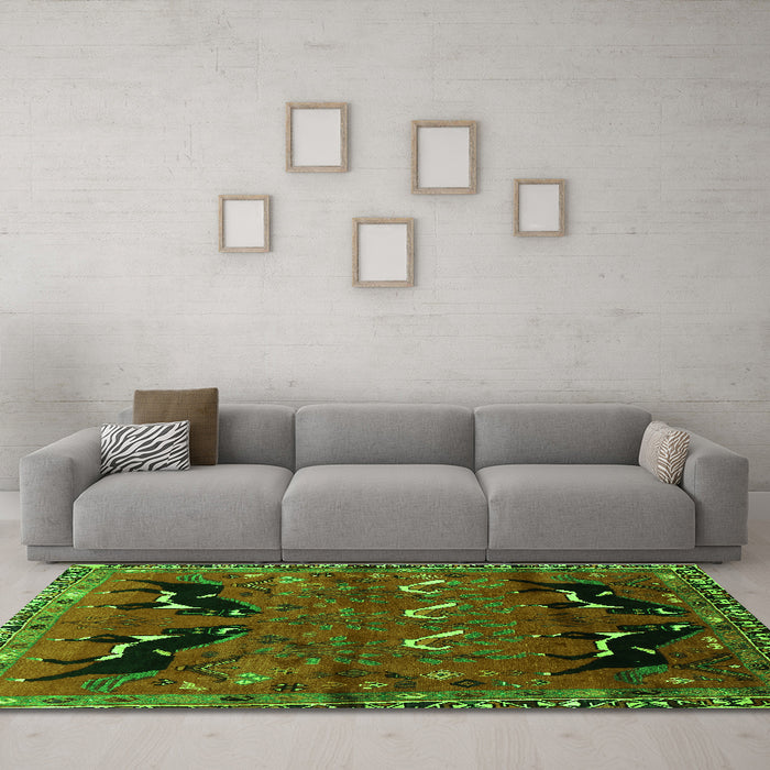 Machine Washable Persian Green Traditional Area Rugs in a Living Room,, wshtr624grn