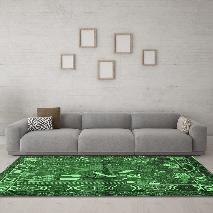 Machine Washable Animal Emerald Green Traditional Area Rugs in a Living Room,, wshtr625emgrn