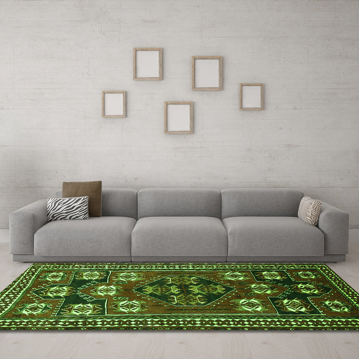 Machine Washable Persian Green Traditional Area Rugs in a Living Room,, wshtr626grn