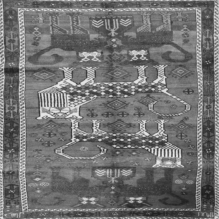 Serging Thickness of Animal Gray Traditional Rug, tr629gry