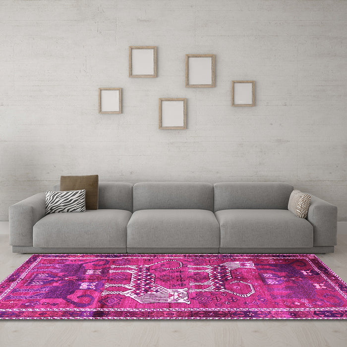Machine Washable Animal Pink Traditional Rug in a Living Room, wshtr629pnk
