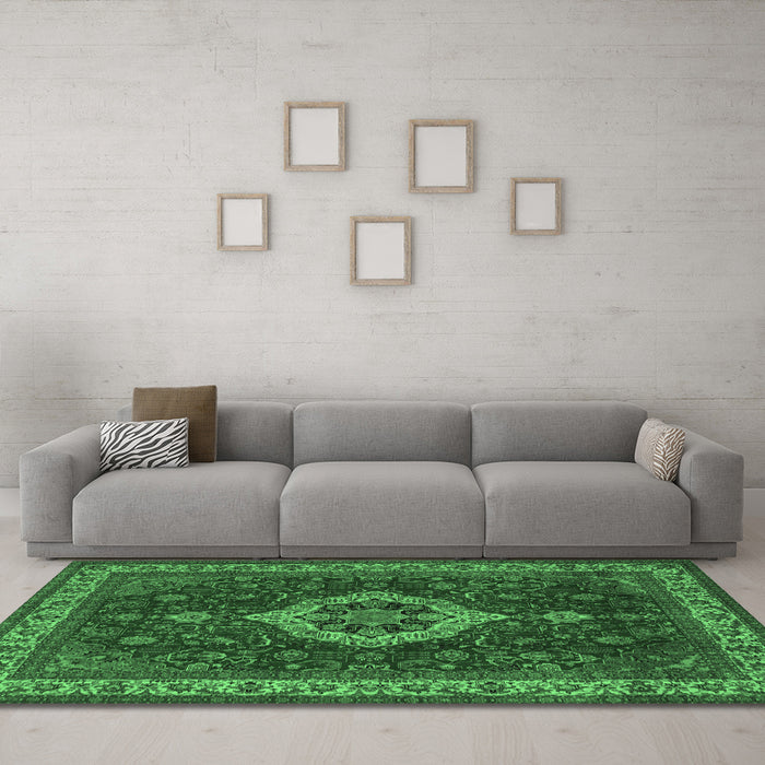 Machine Washable Medallion Emerald Green Traditional Area Rugs in a Living Room,, wshtr62emgrn