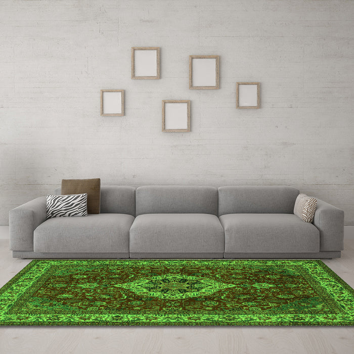 Machine Washable Medallion Green Traditional Area Rugs in a Living Room,, wshtr62grn
