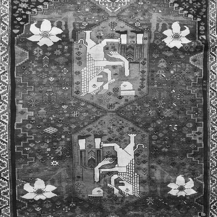 Serging Thickness of Machine Washable Animal Gray Traditional Rug, wshtr632gry