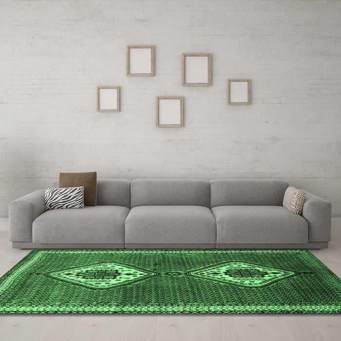 Machine Washable Persian Emerald Green Traditional Area Rugs in a Living Room,, wshtr635emgrn