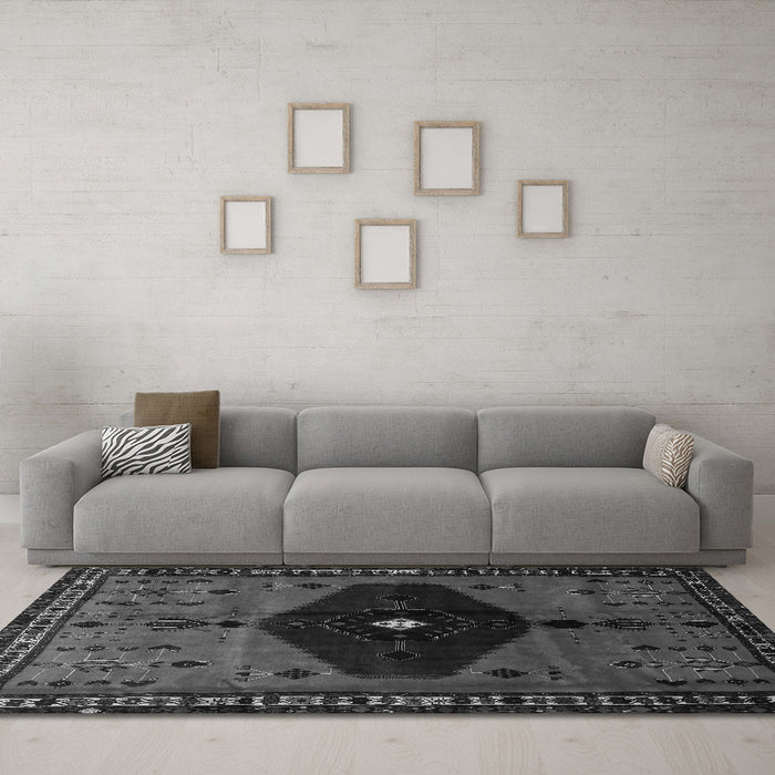 Machine Washable Persian Gray Traditional Rug in a Living Room,, wshtr637gry