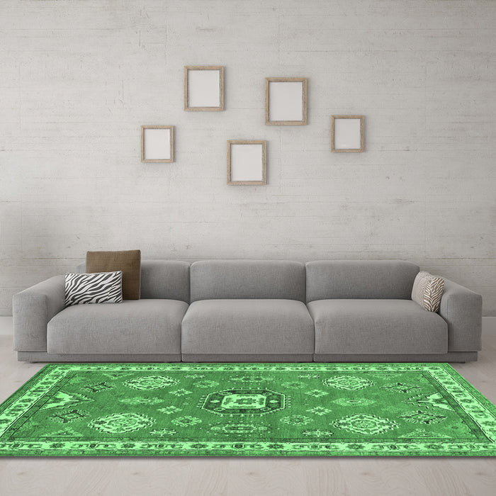 Machine Washable Geometric Emerald Green Traditional Area Rugs in a Living Room,, wshtr638emgrn