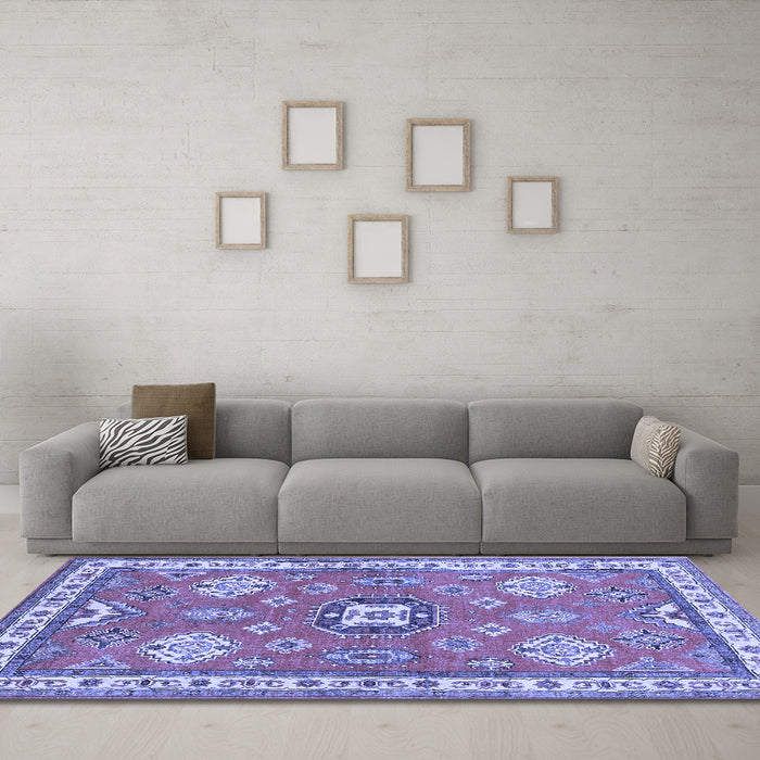 Machine Washable Geometric Blue Traditional Rug in a Living Room, wshtr638blu