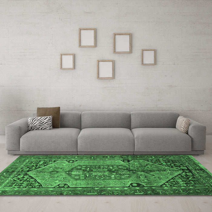 Machine Washable Persian Emerald Green Traditional Area Rugs in a Living Room,, wshtr639emgrn