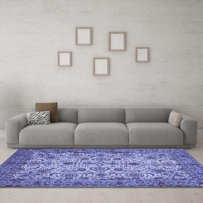 Machine Washable Persian Blue Traditional Rug in a Living Room, wshtr63blu