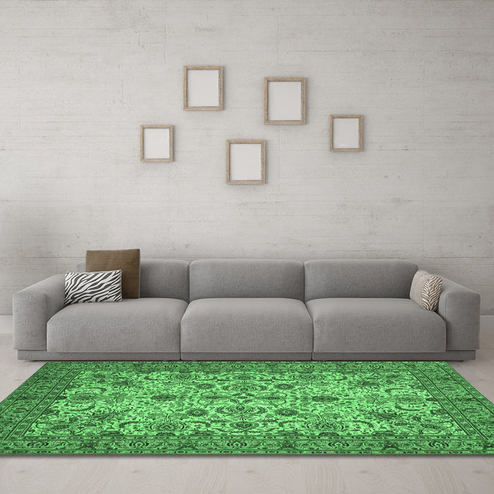 Machine Washable Persian Emerald Green Traditional Area Rugs in a Living Room,, wshtr63emgrn