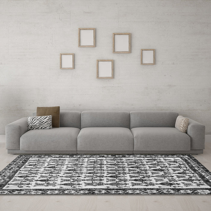 Machine Washable Persian Gray Traditional Rug in a Living Room,, wshtr641gry