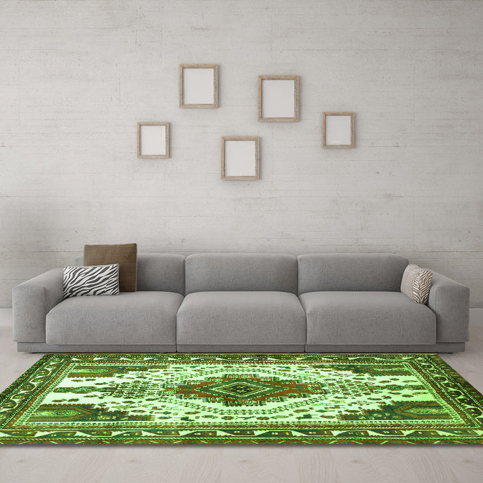 Machine Washable Persian Green Traditional Area Rugs in a Living Room,, wshtr643grn