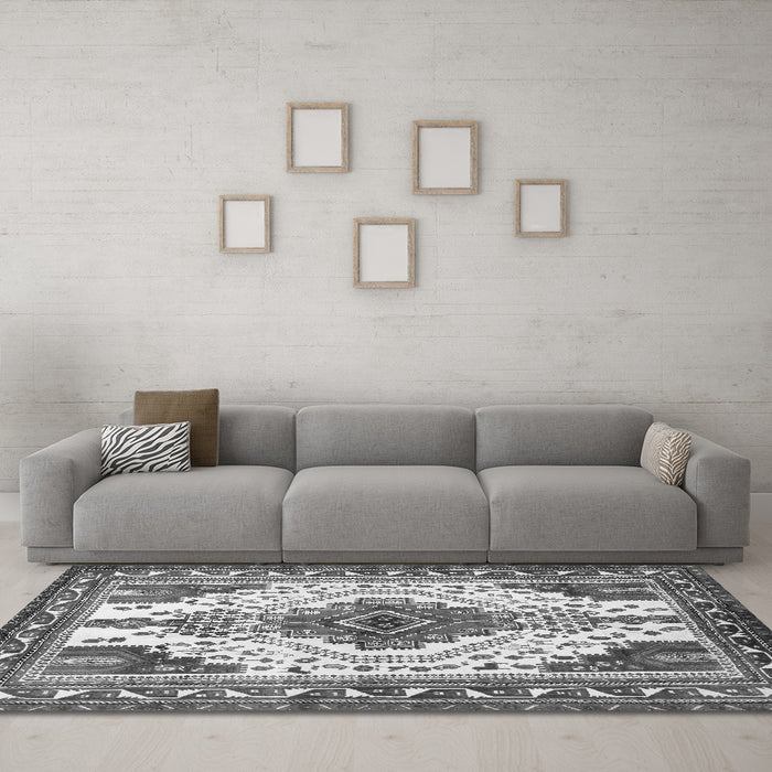 Machine Washable Persian Gray Traditional Rug in a Living Room,, wshtr643gry