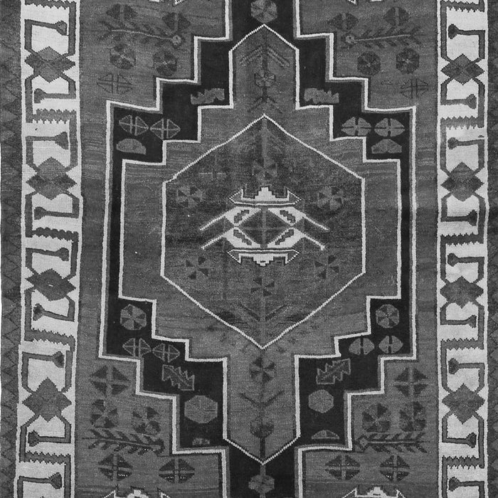 Serging Thickness of Machine Washable Persian Gray Traditional Rug, wshtr644gry