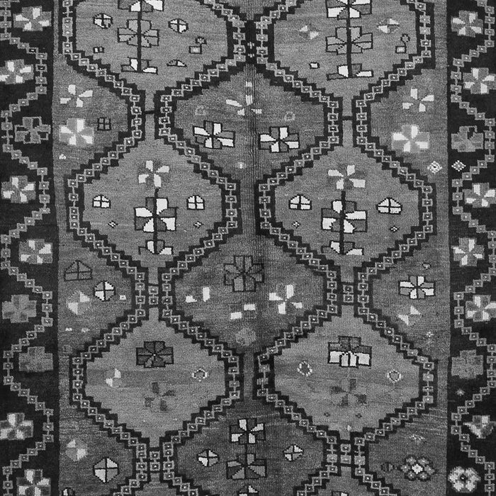 Serging Thickness of Machine Washable Persian Gray Traditional Rug, wshtr645gry