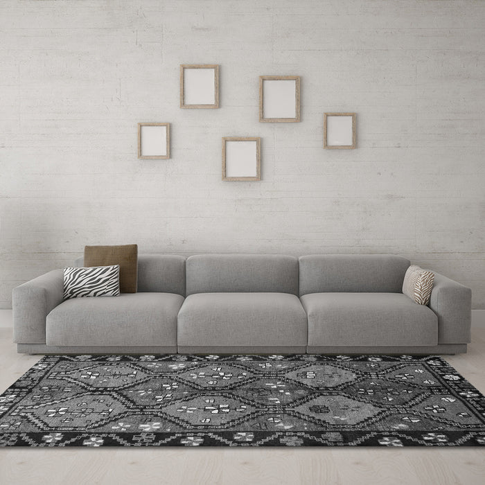 Machine Washable Persian Gray Traditional Rug in a Living Room,, wshtr645gry
