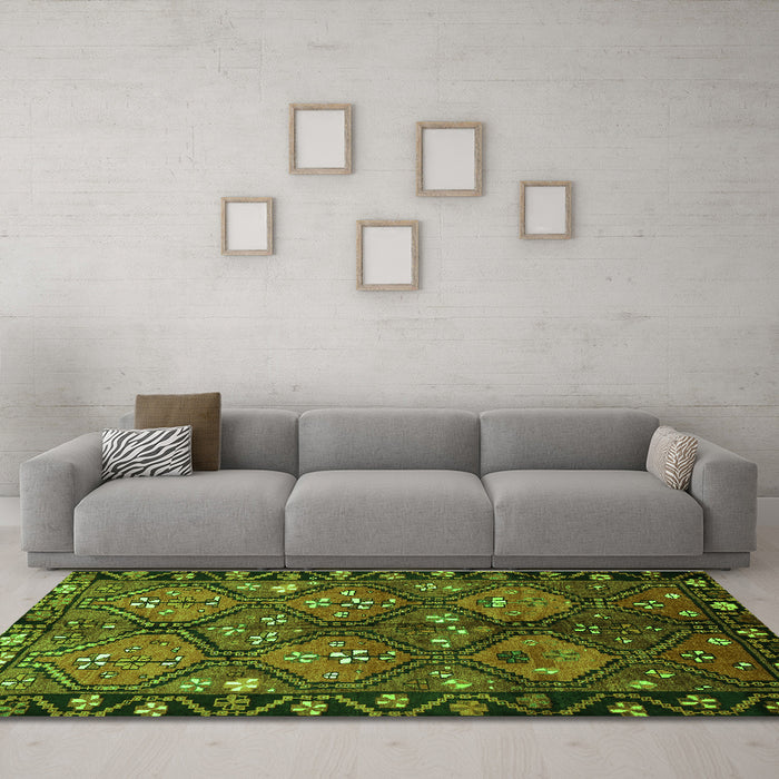 Machine Washable Persian Green Traditional Area Rugs in a Living Room,, wshtr645grn