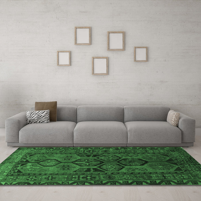 Machine Washable Persian Emerald Green Traditional Area Rugs in a Living Room,, wshtr646emgrn