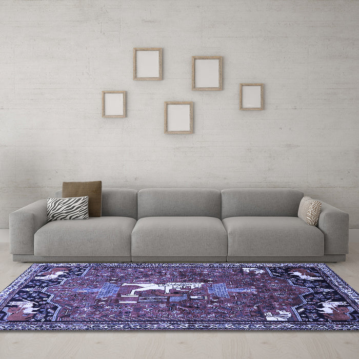 Machine Washable Animal Blue Traditional Rug in a Living Room, wshtr647blu