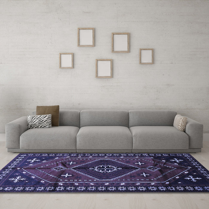 Machine Washable Persian Blue Traditional Rug in a Living Room, wshtr651blu