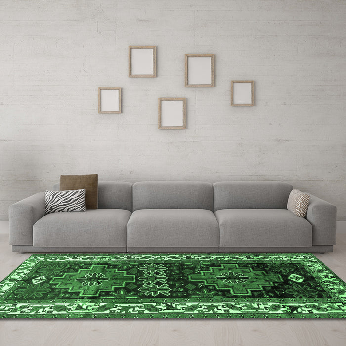 Machine Washable Persian Emerald Green Traditional Area Rugs in a Living Room,, wshtr653emgrn