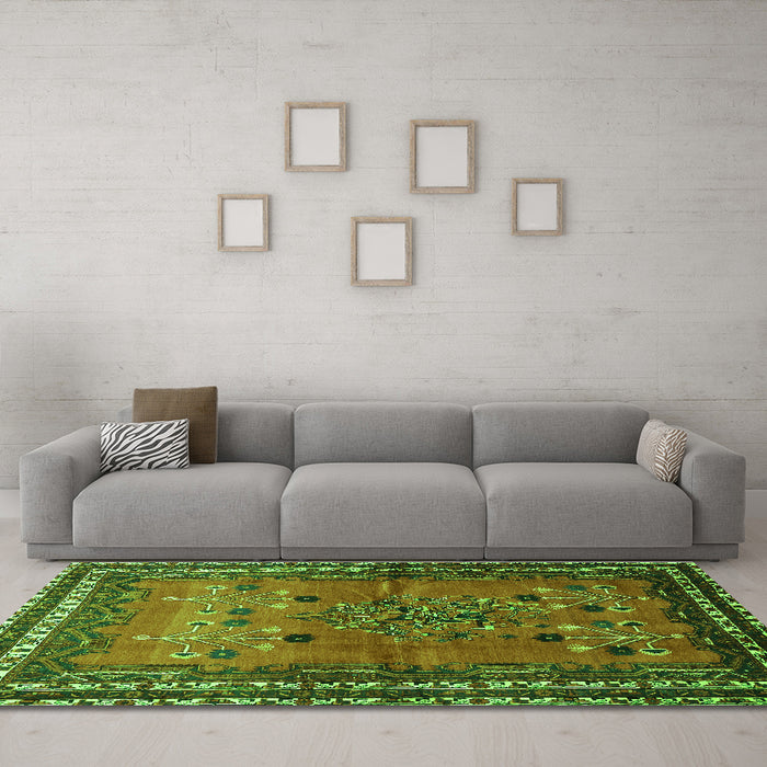 Machine Washable Persian Green Traditional Area Rugs in a Living Room,, wshtr654grn