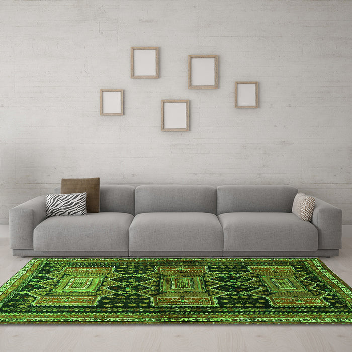 Machine Washable Persian Green Traditional Area Rugs in a Living Room,, wshtr655grn