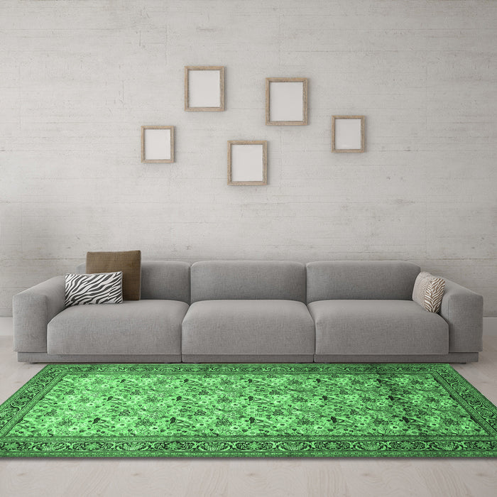 Machine Washable Persian Emerald Green Traditional Area Rugs in a Living Room,, wshtr658emgrn