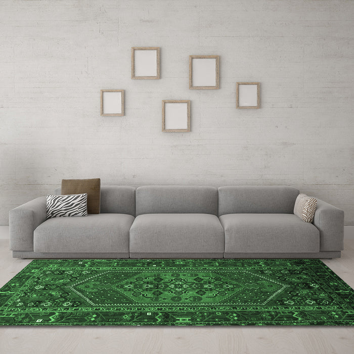 Machine Washable Persian Emerald Green Traditional Area Rugs in a Living Room,, wshtr660emgrn