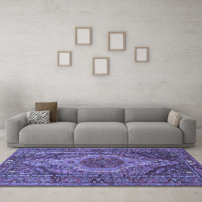 Machine Washable Persian Blue Traditional Rug in a Living Room, wshtr661blu