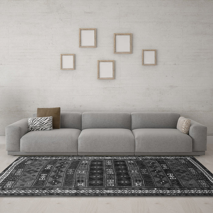 Machine Washable Persian Gray Traditional Rug in a Living Room,, wshtr662gry