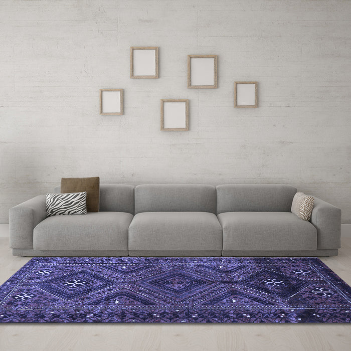 Machine Washable Persian Blue Traditional Rug in a Living Room, wshtr663blu