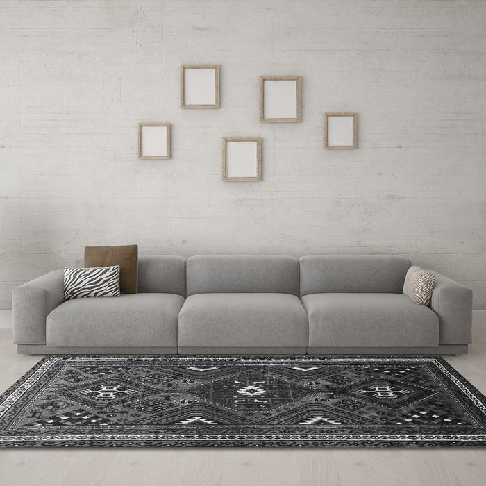 Machine Washable Persian Gray Traditional Rug in a Living Room,, wshtr664gry