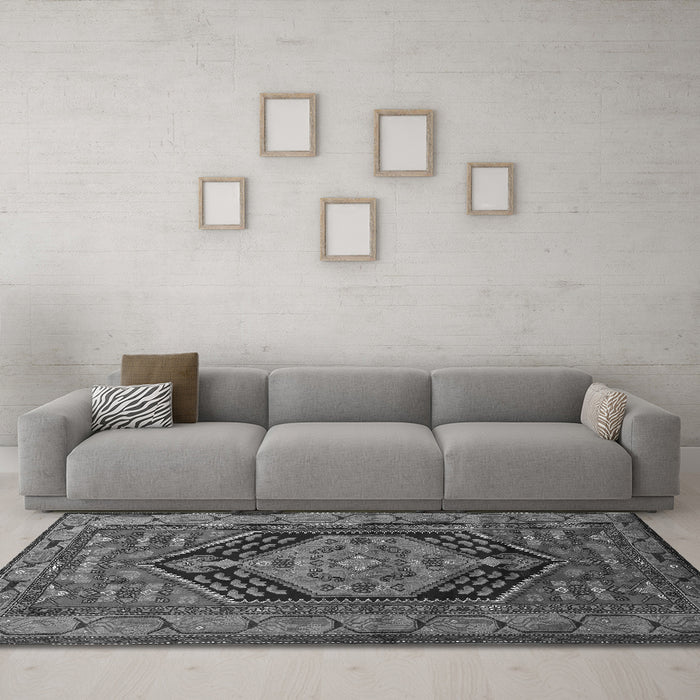 Machine Washable Persian Gray Traditional Rug in a Living Room,, wshtr665gry