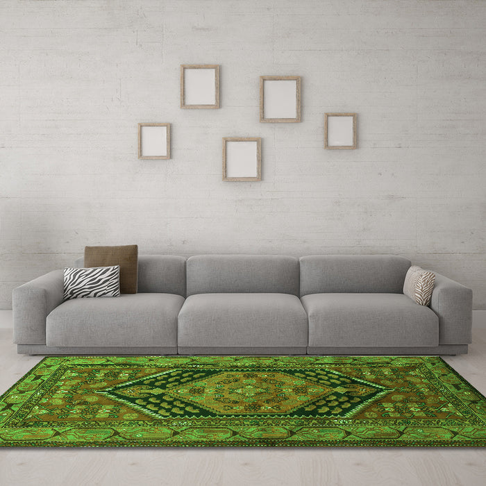 Machine Washable Persian Green Traditional Area Rugs in a Living Room,, wshtr665grn