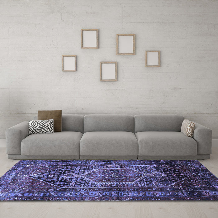 Machine Washable Persian Blue Traditional Rug in a Living Room, wshtr669blu