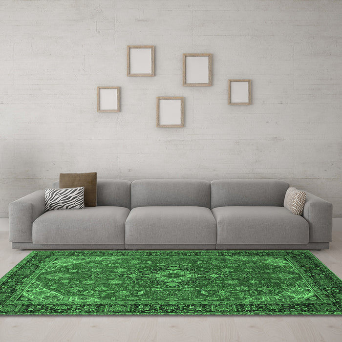 Machine Washable Medallion Emerald Green Traditional Area Rugs in a Living Room,, wshtr66emgrn