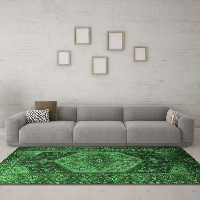 Machine Washable Persian Emerald Green Traditional Area Rugs in a Living Room,, wshtr670emgrn