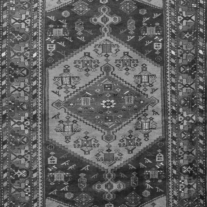 Serging Thickness of Machine Washable Persian Gray Traditional Rug, wshtr670gry