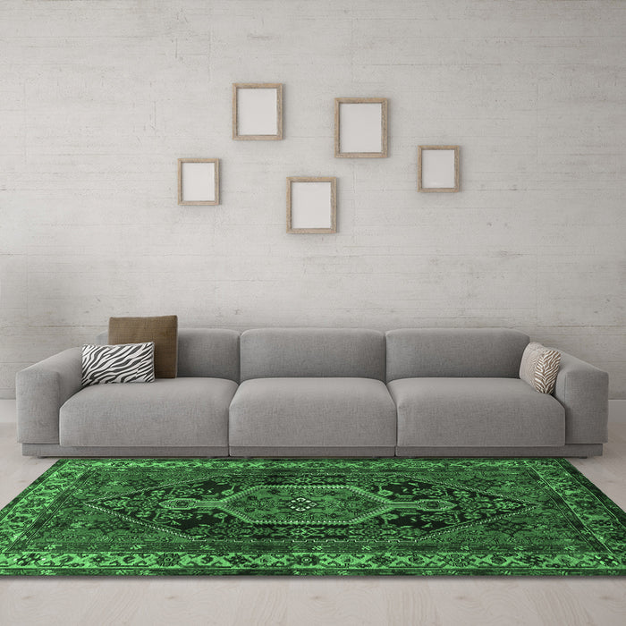 Machine Washable Persian Emerald Green Traditional Area Rugs in a Living Room,, wshtr671emgrn