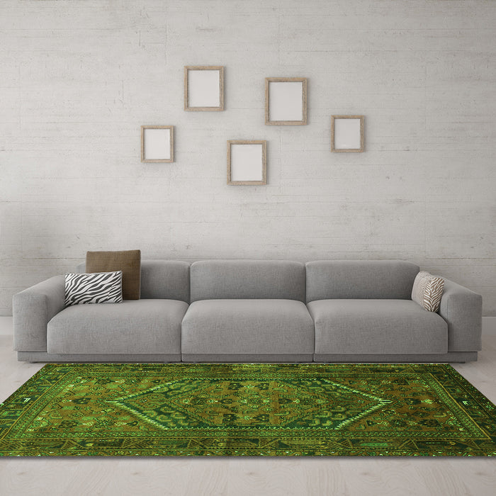 Machine Washable Persian Green Traditional Area Rugs in a Living Room,, wshtr673grn