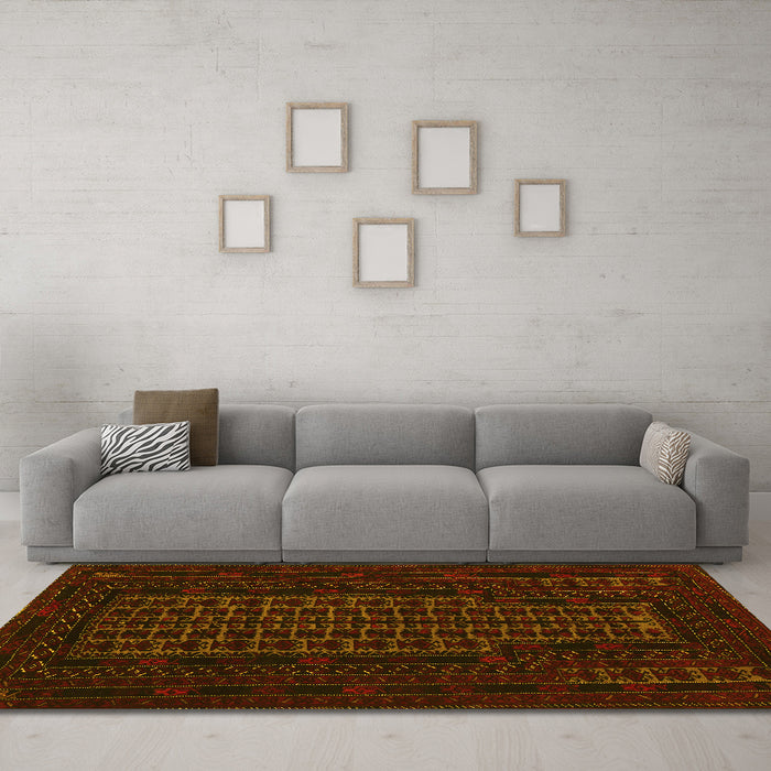 Machine Washable Persian Yellow Traditional Rug in a Living Room, wshtr677yw
