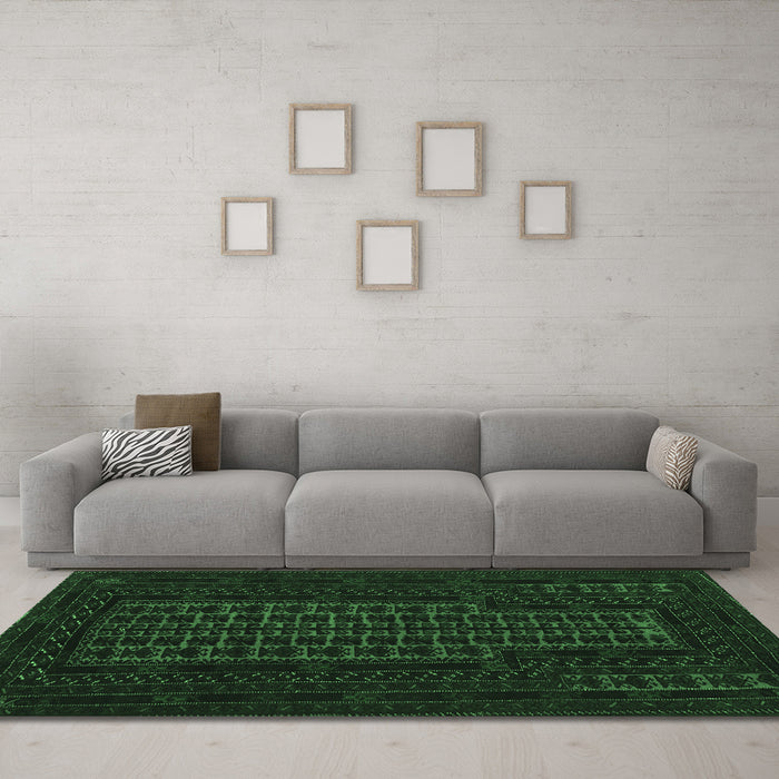 Machine Washable Persian Emerald Green Traditional Area Rugs in a Living Room,, wshtr677emgrn