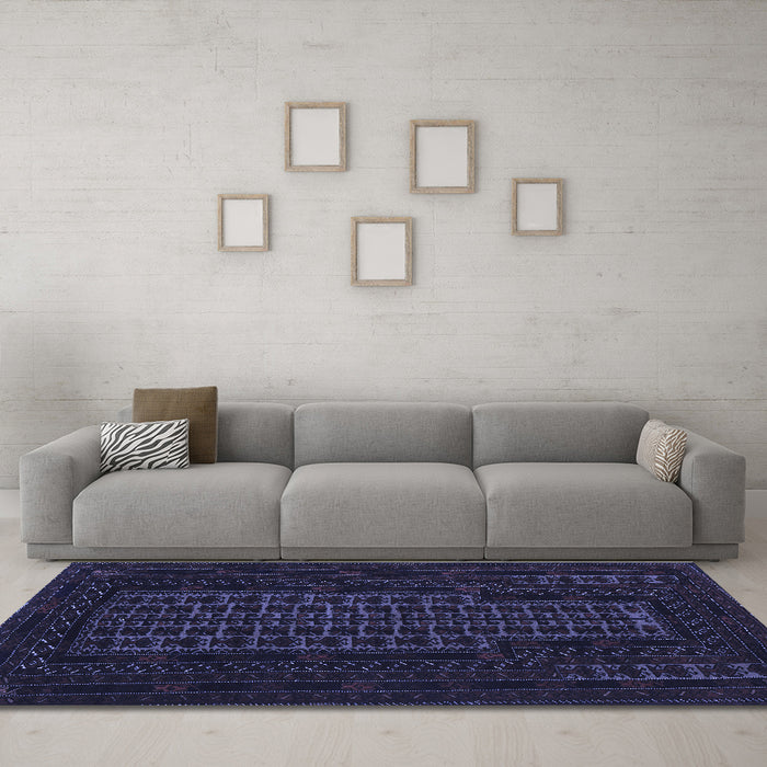Machine Washable Persian Blue Traditional Rug in a Living Room, wshtr677blu