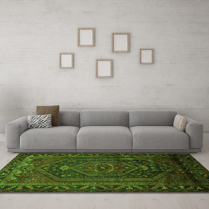 Machine Washable Persian Green Traditional Area Rugs in a Living Room,, wshtr678grn
