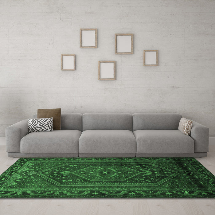 Machine Washable Persian Emerald Green Traditional Area Rugs in a Living Room,, wshtr678emgrn